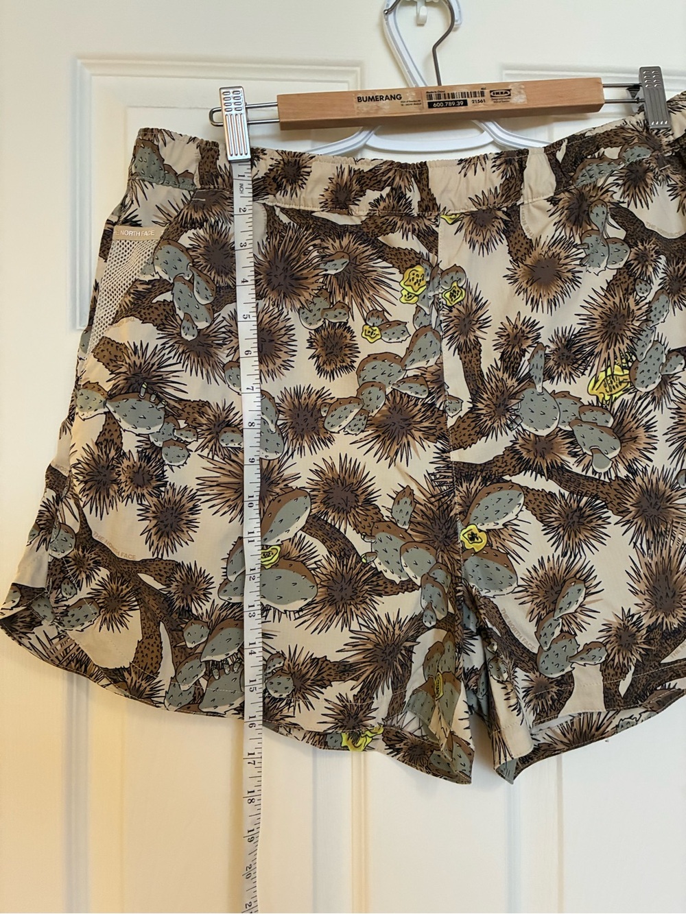North face shorts - Picture 6 of 7